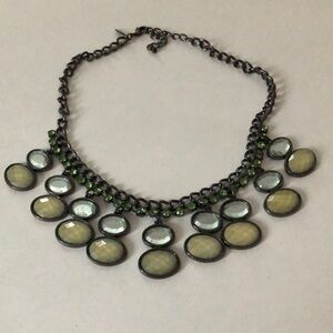 Green statement necklace. Chrome chain.